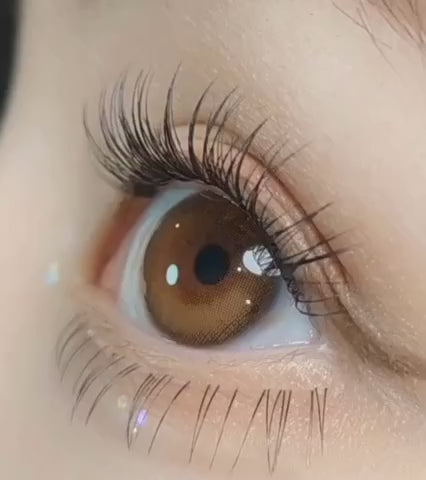 Dahlia Brown